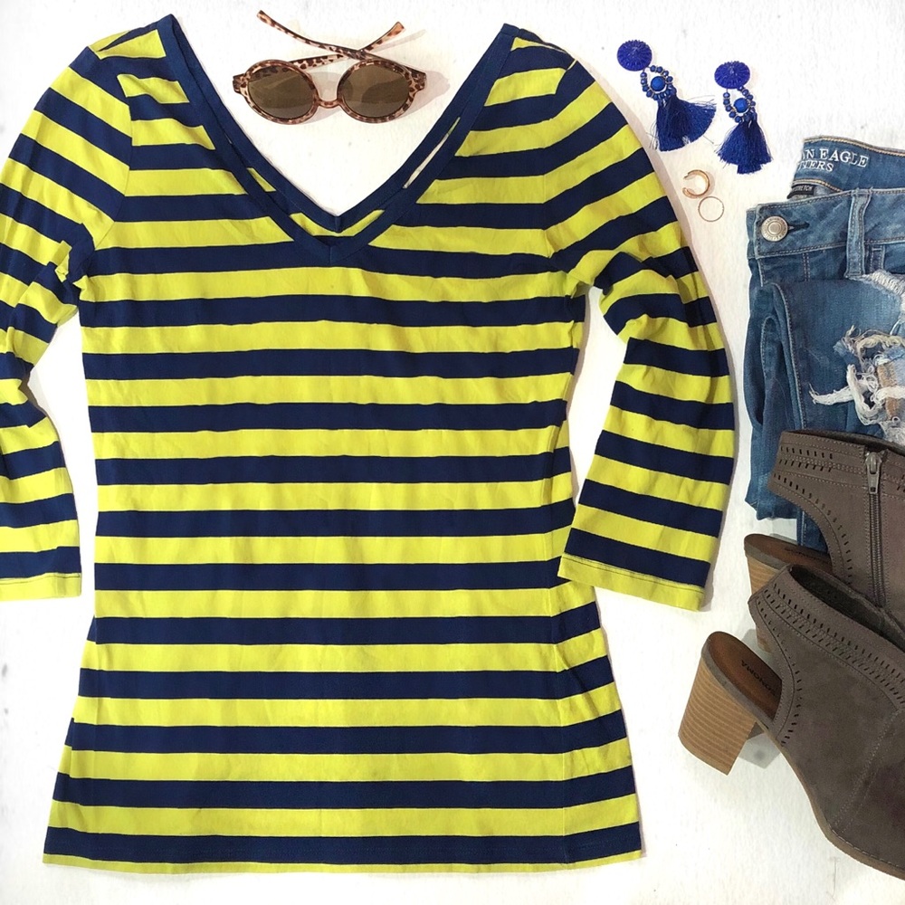 Banana republic v neck long sleeve top 💗